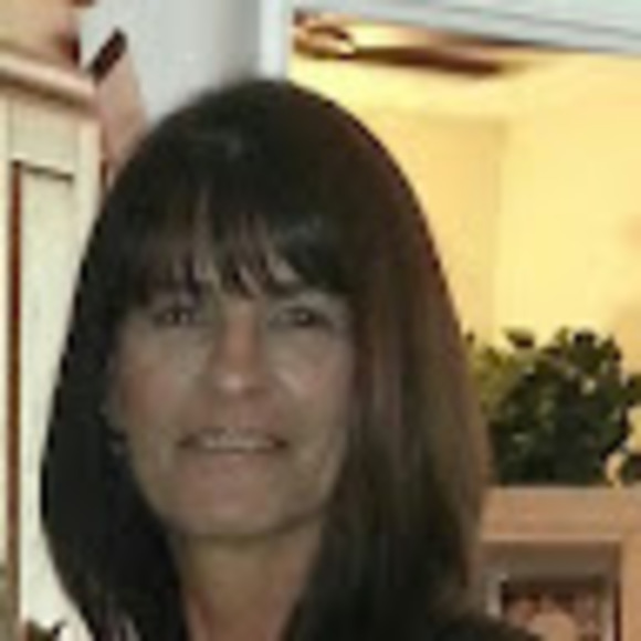 Meet your Posher, Lynne - Picture 1 of 1